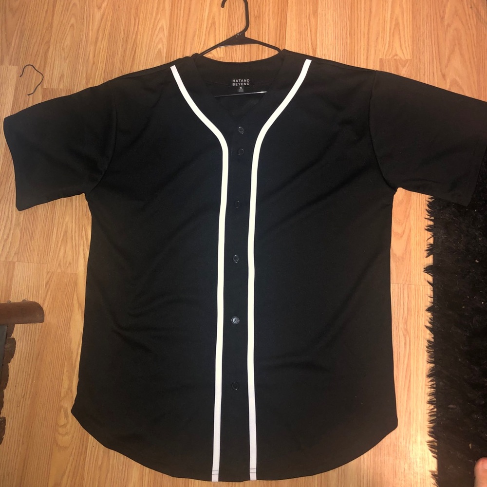Black/White baseball jersey shirt